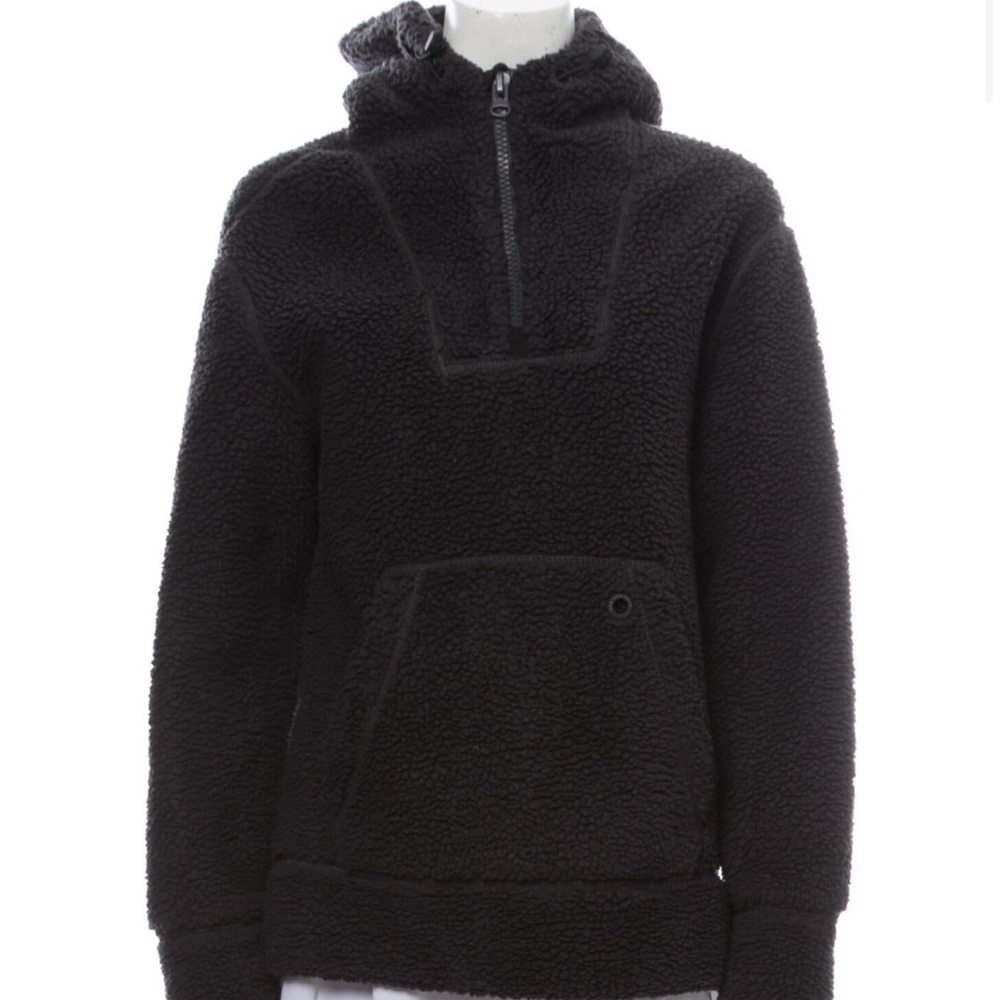 The Arrivals Pullover